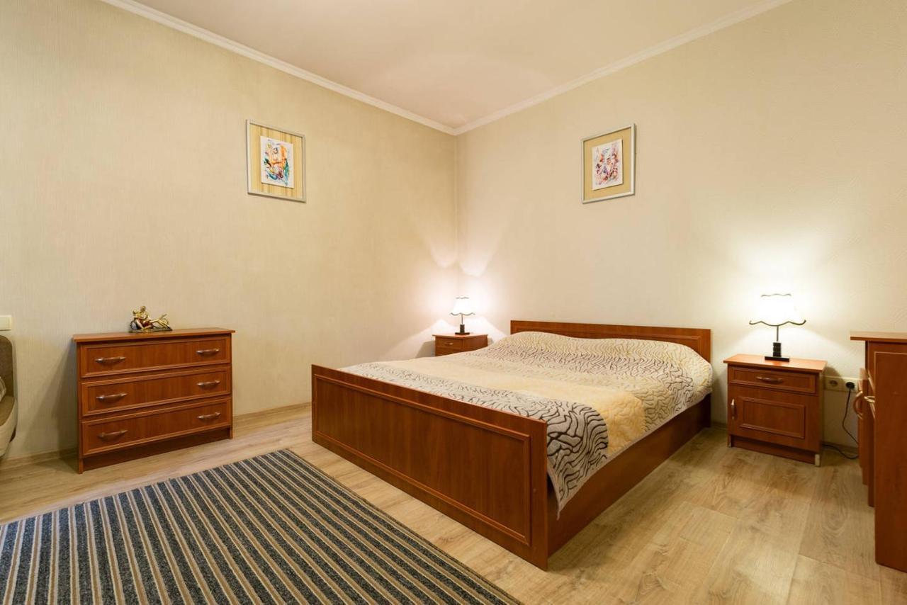 Nadezhda Apartment On Nauryzbay Batyra 37/1 Almaty Exterior photo